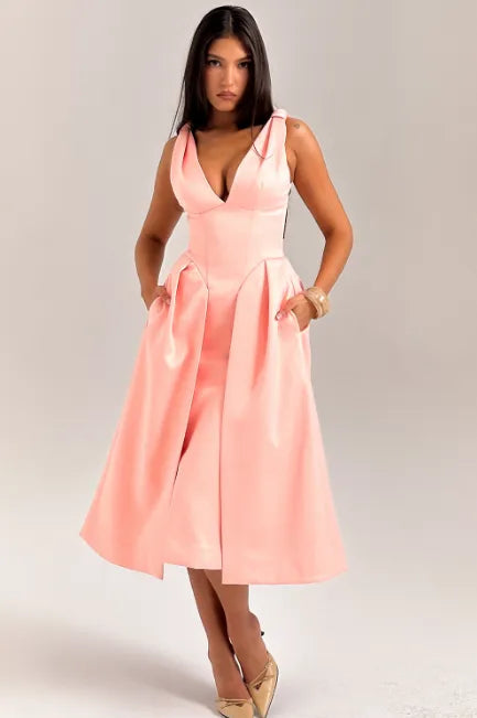 Robe midi plissée en satin pêche