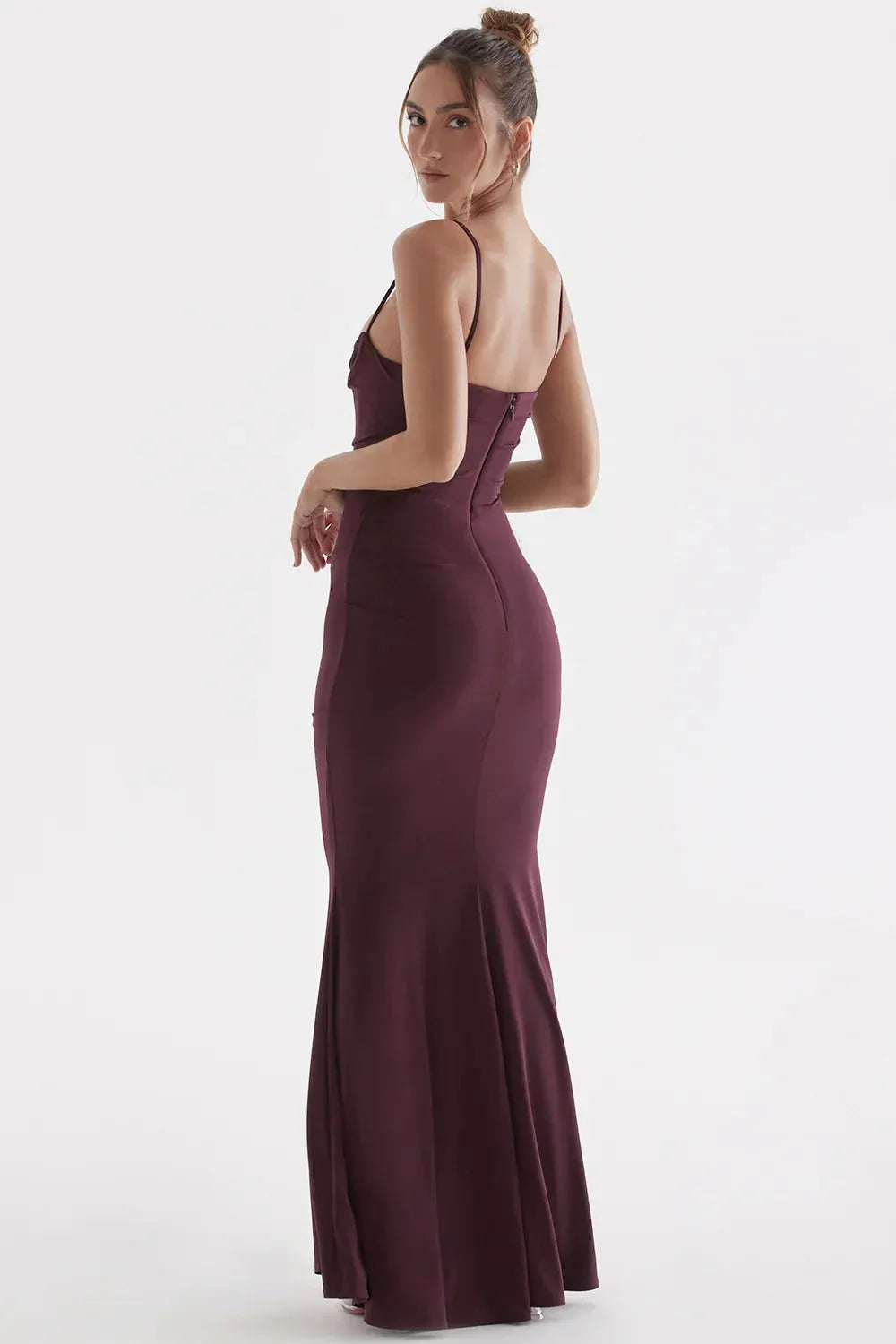 Langes Weinrotes Kleid Jamilly – Vielseitigkeit in jedem Detail