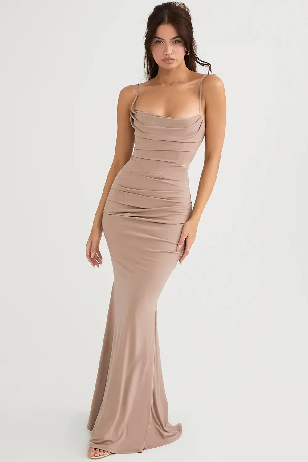 Langes Weinrotes Kleid Jamilly – Vielseitigkeit in jedem Detail