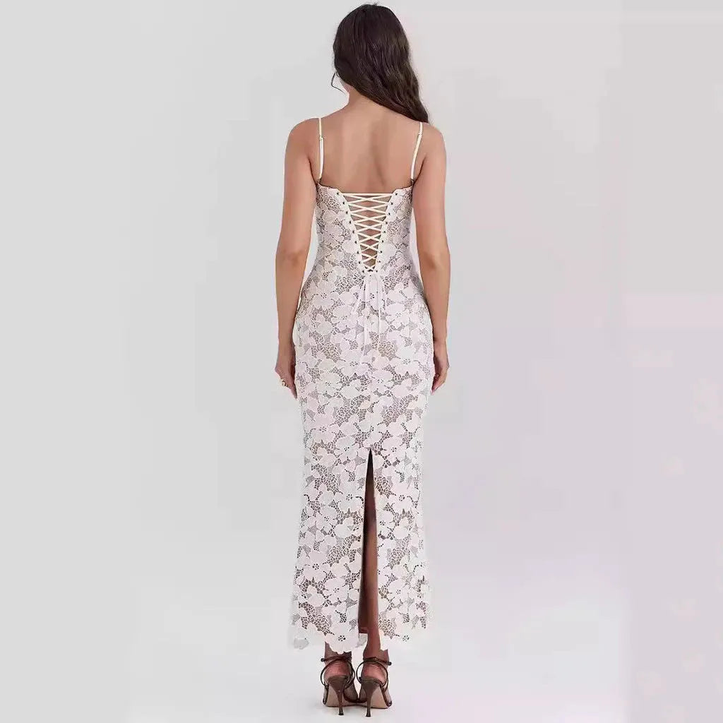 Robe blanche ajustée en dentelle pour mariage civil – Sophia