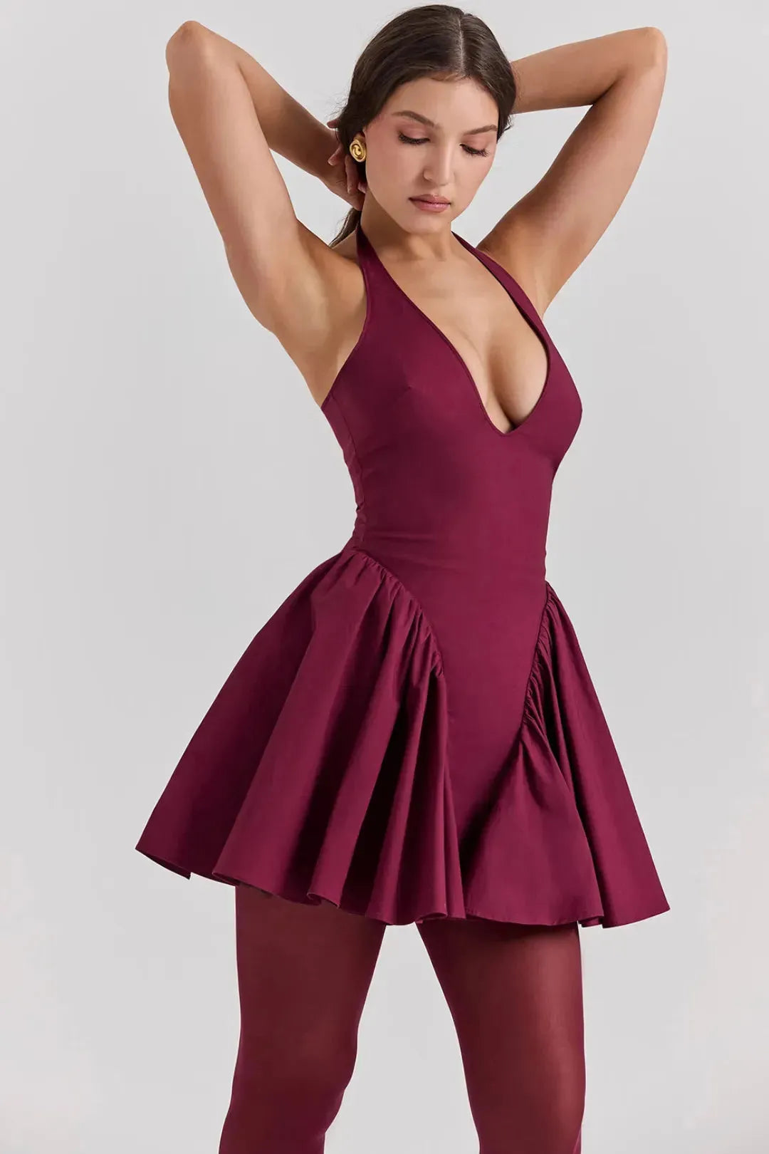 Short Shaping Dress with Straps in Wine Color Georginna Model