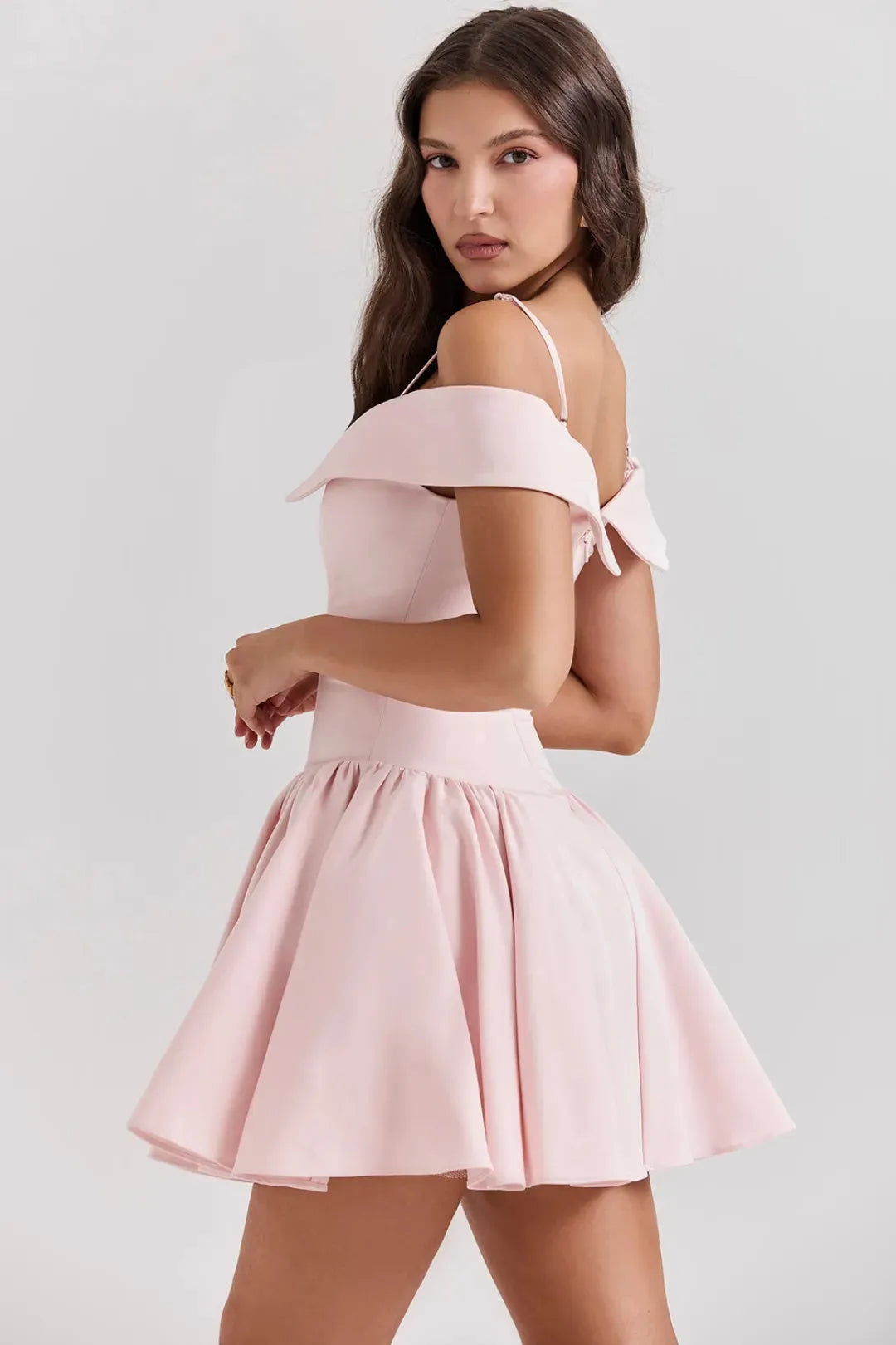 Short Ballerina Dress Off-Shoulder Pink Elida Model