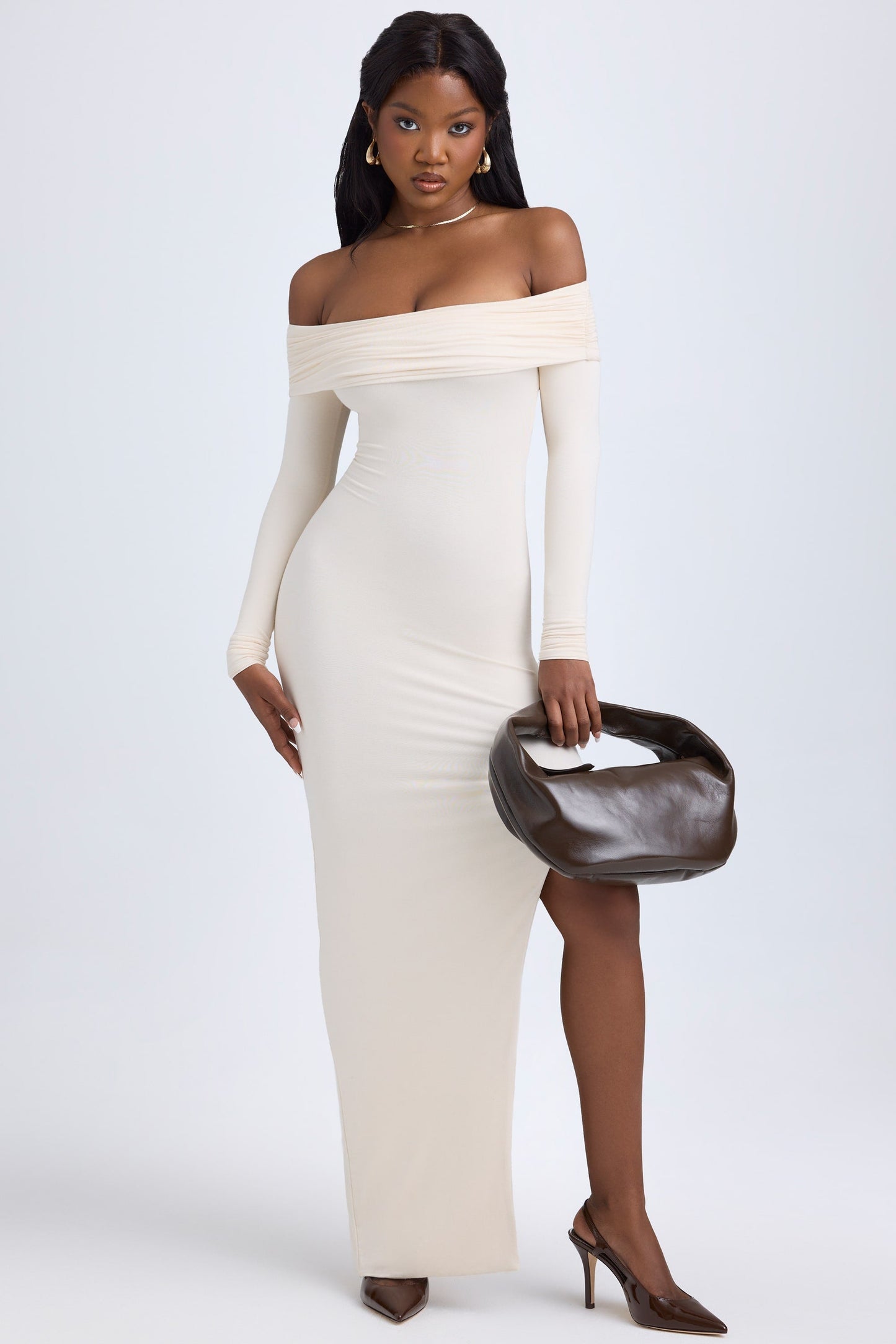 Langes Modalkleid mit Off-Shoulder und offenem Rücken