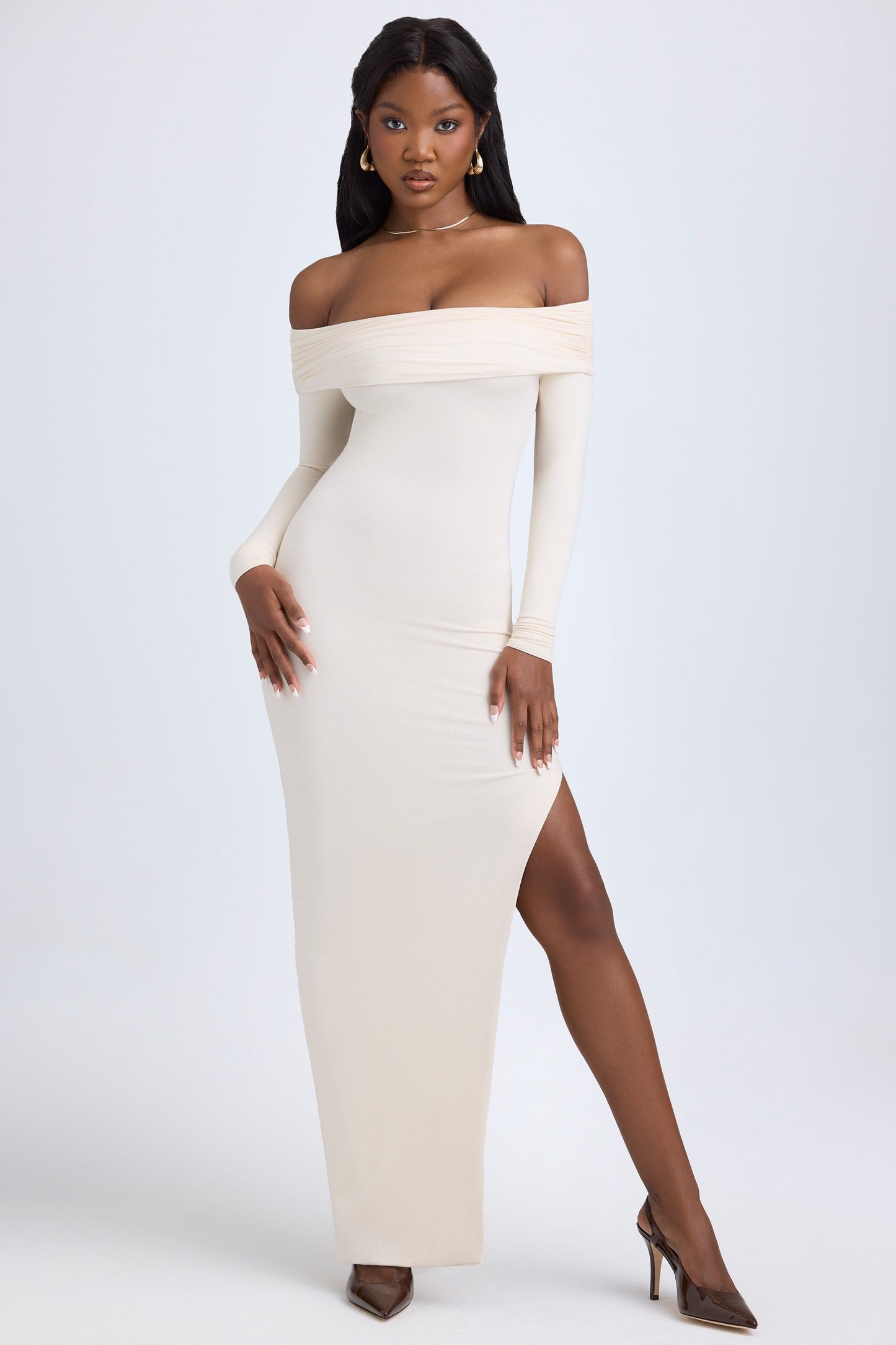 Langes Modalkleid mit Off-Shoulder und offenem Rücken