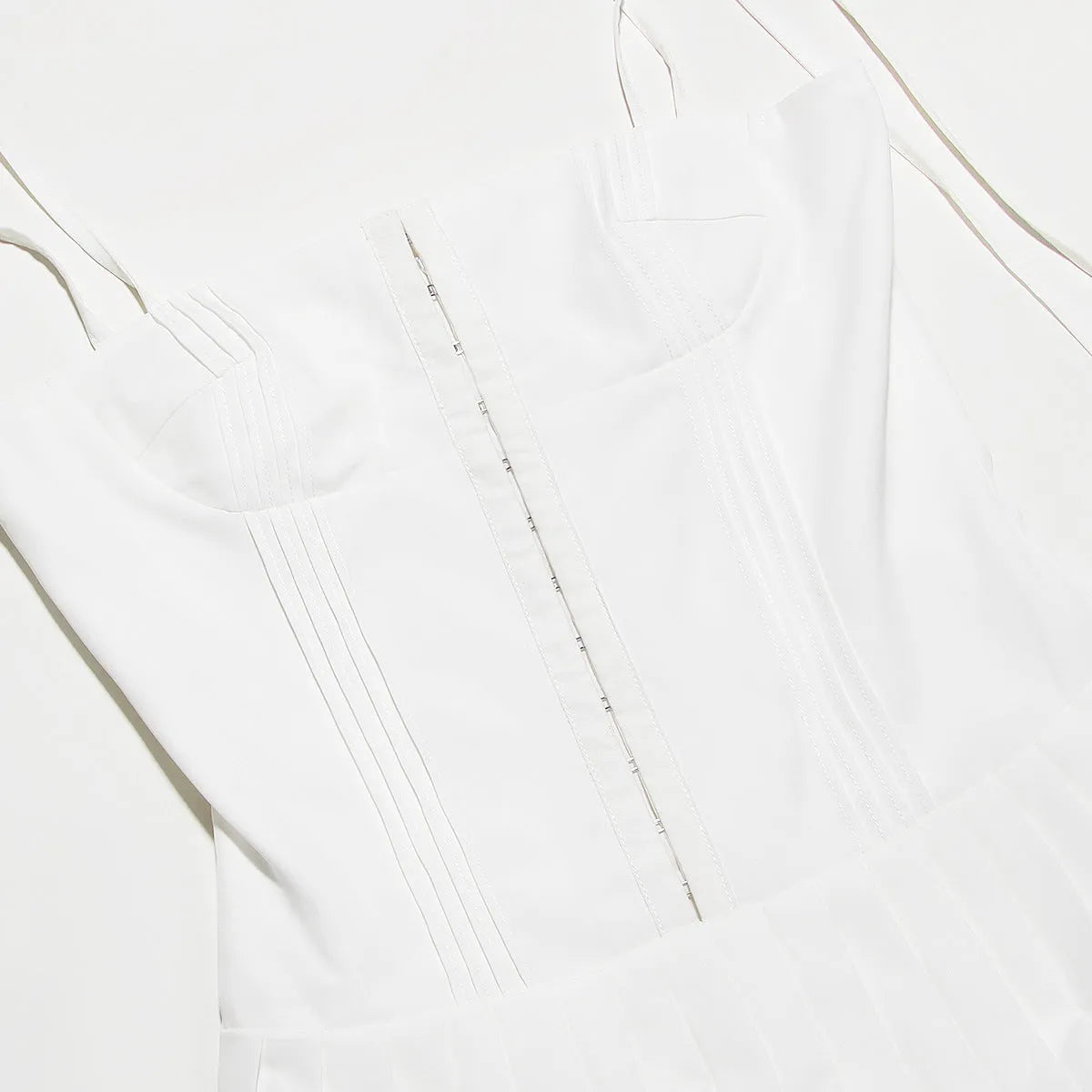 Schlichtes weißes kurzes Kleid für die standesamtliche Trauung – Amélie Fleur