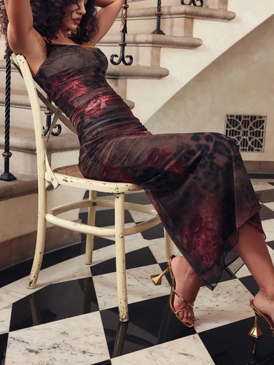 Nhayra – Langes, schmal geschnittenes Kleid