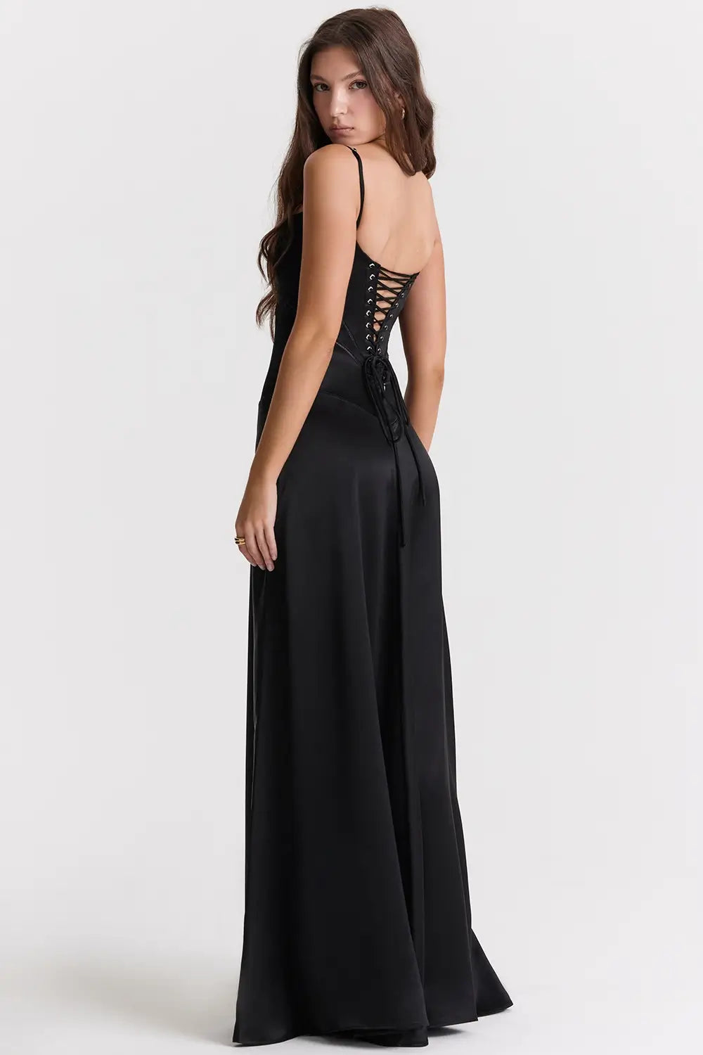 Langes Kleid mit Spitzenrücken – Modell Mavie